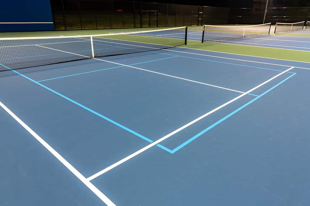 tennis court into pickleball court