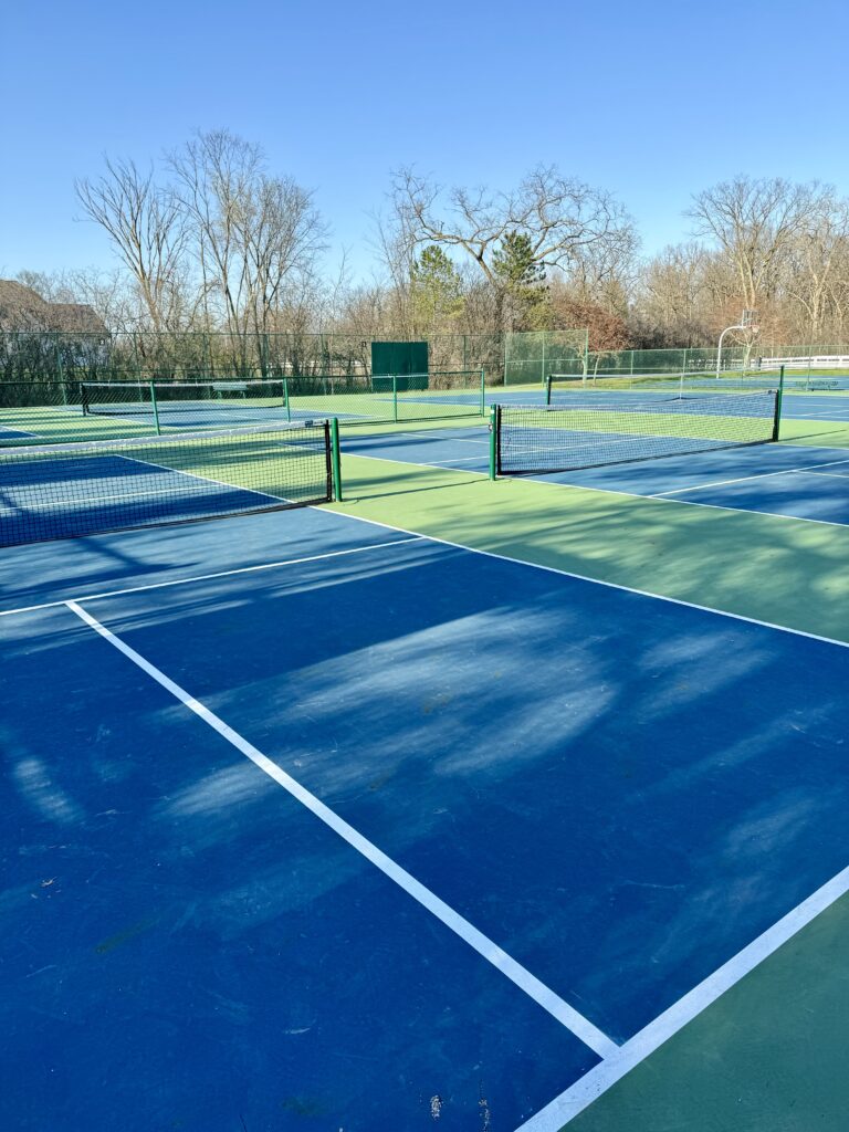 outdoor pickleball courts