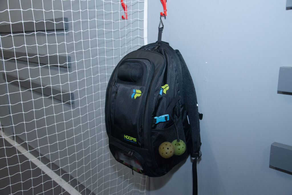 hoopis pickleball backpack with fence hook